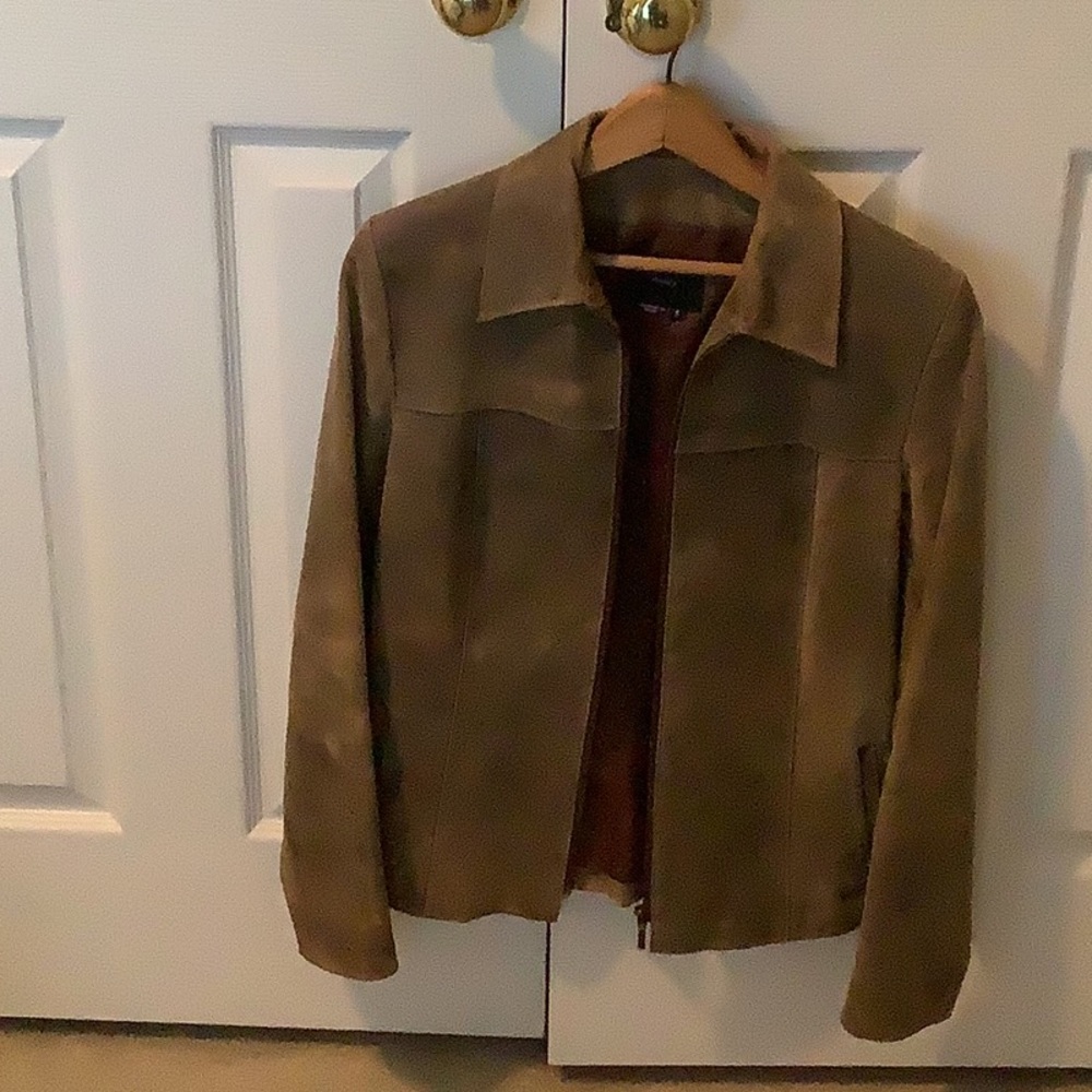 Identify leather bomber size 8